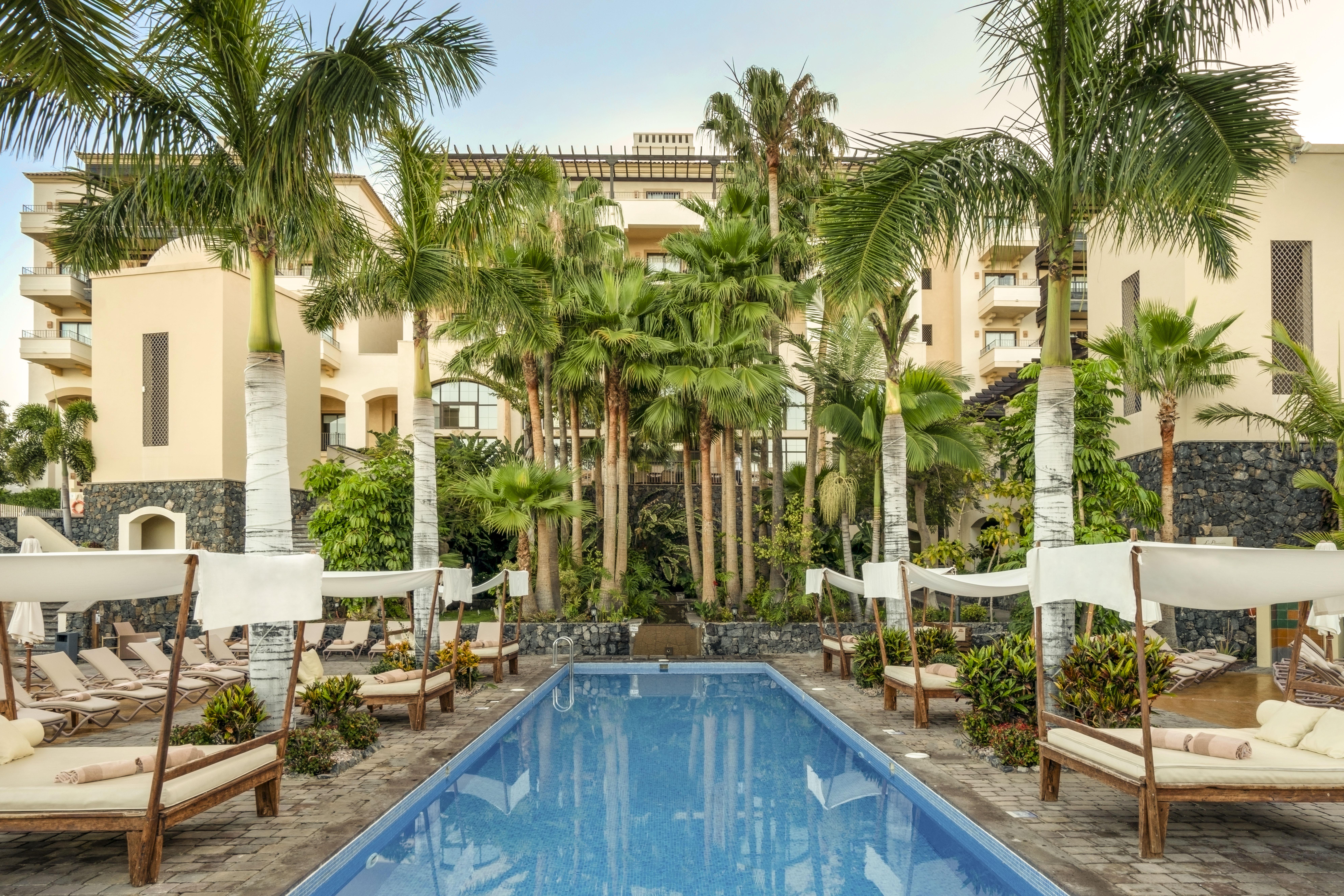 Vincci Seleccion La Plantacion Del Sur Hotel Costa Adeje  Bagian luar foto The pool at the hotel