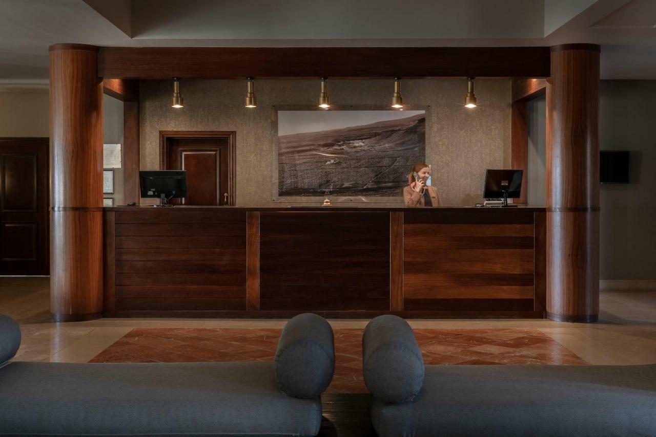 Vincci Seleccion La Plantacion Del Sur Hotel Costa Adeje  Bagian luar foto The reception desk at the hotel